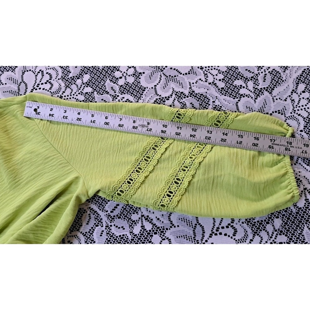 Como Blu Top M Lime Green Peasant Blouse Puff Sleeve Crochet Trim Polyester Boho - Picture 9 of 10